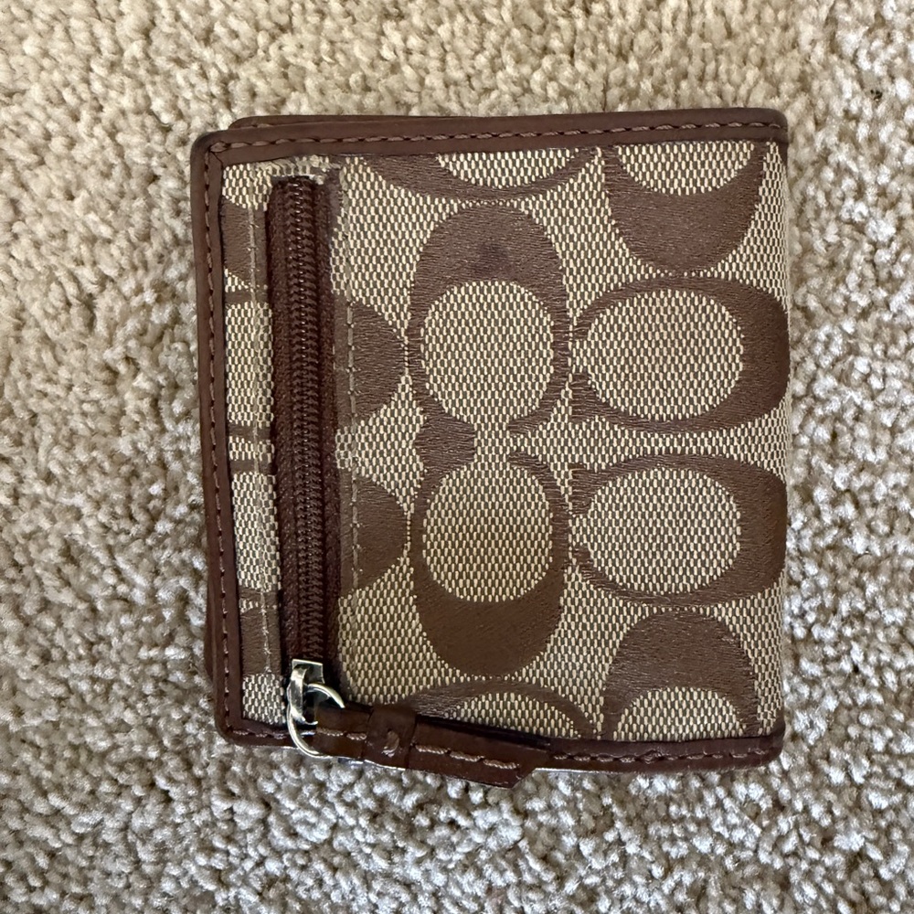 Wallet - Picture 2 of 7